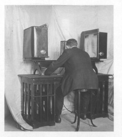 Wheatstone Discovers Stereopsis